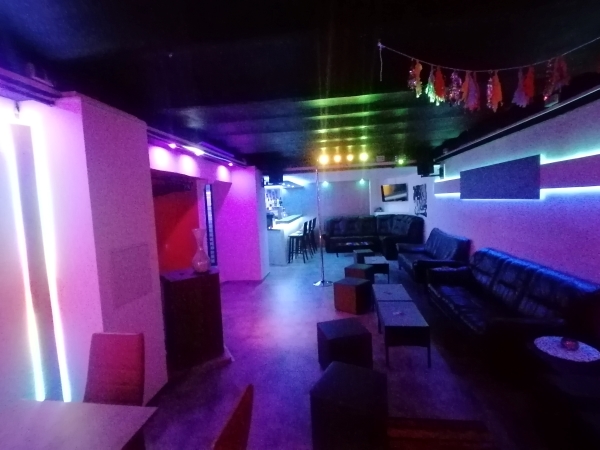 loungebar1.jpg loungebar1.jpg